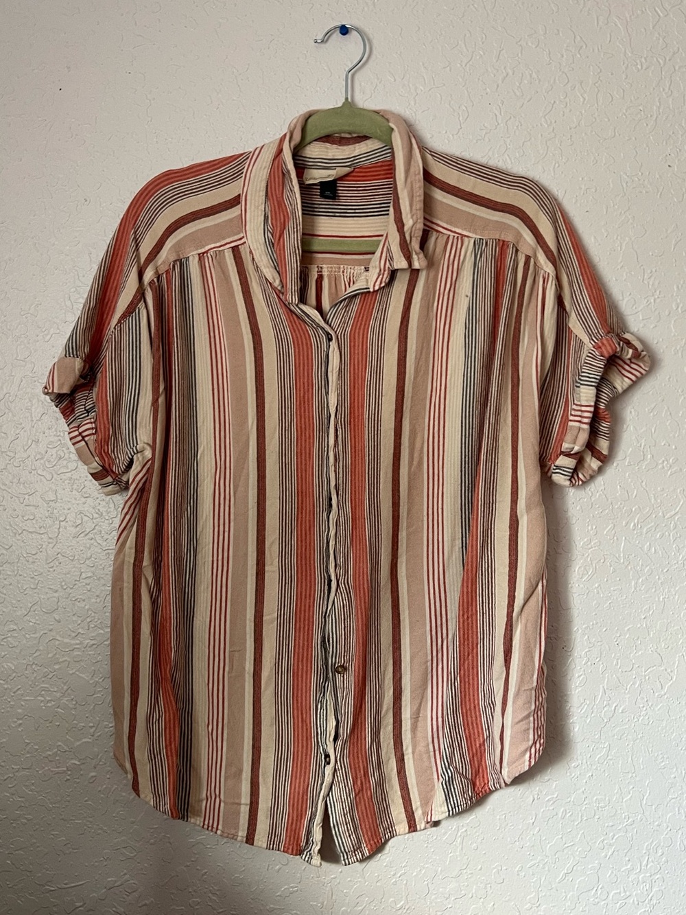 Universal Thread Short-Sleeve Button-Up Shirt in Cream and Rust Stripe
